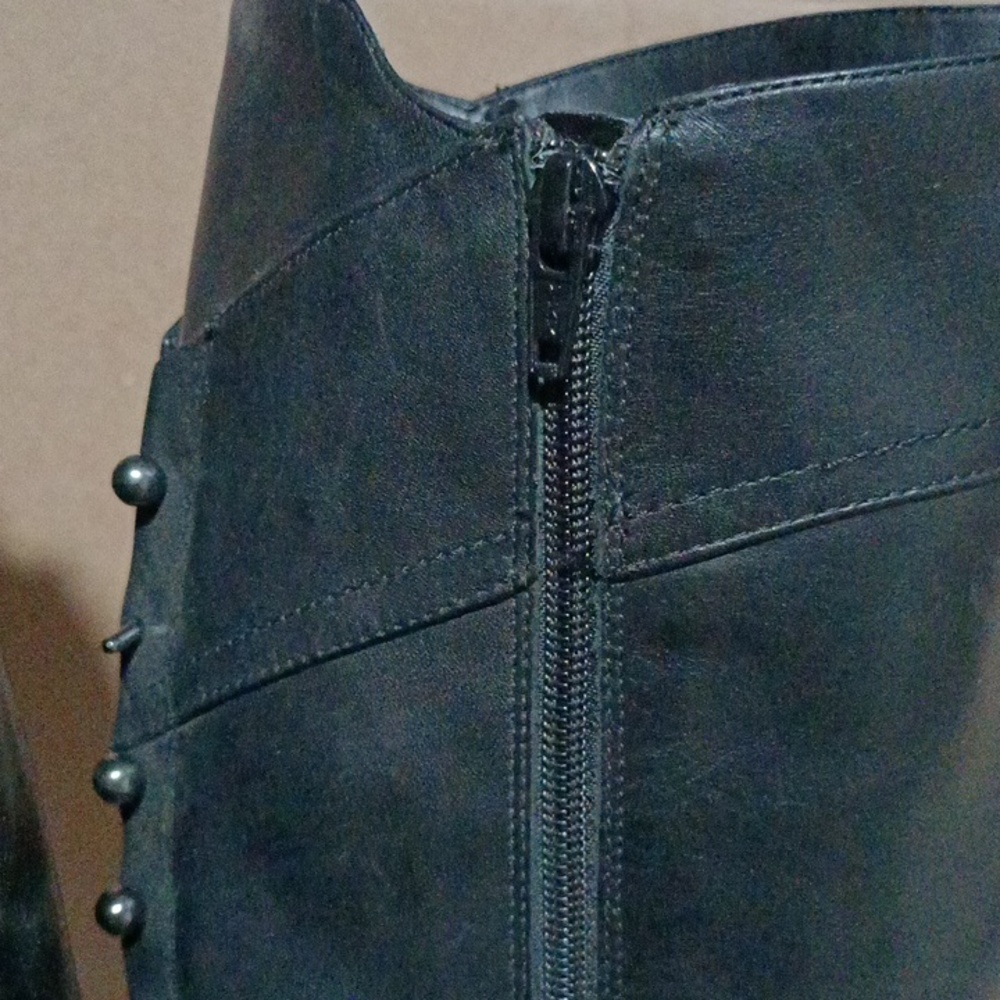 Shoes - Picture 3 of 6